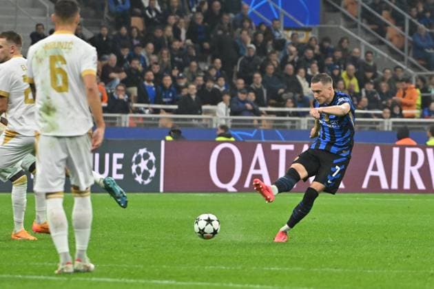 1st October 2024; Stadio San Siro, Milan, Italy, UEFA Champions League Football, Inter Milan versus Red Star Belgrade; Piotr Zieli& x144;ski of FC Inter  ActionPlus12698799 AllShotLive