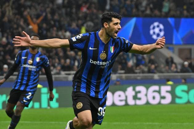 1st October 2024; Stadio San Siro, Milan, Italy, UEFA Champions League Football, Inter Milan versus Red Star Belgrade; Mehdi Taremi of FC Inter celebrates after scoring the goal for 1-0 in the 81st minute  ActionPlus12698809 AllShotLive