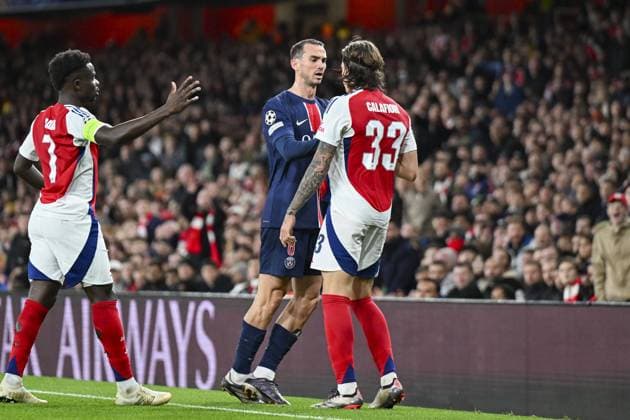 LONDON, ENGLAND - OCTOBER 1: Riccardo Calafiori of Arsenal (R) gets into an argument with Fabián Ruiz of Paris Saint Germain (L) during the UEFA Champions League 2024 25 League Phase MD2 match between Arsenal FC and Paris Saint-Germain at Emirates Stadium on October 1, 2024 in London, England. (Photo by Will Palmer SPP) FOOTBALL : Arsenal Vs Paris Saint-Germain - Ligue des Champions - 01 10 2024 LiamAmsan Panoramic 