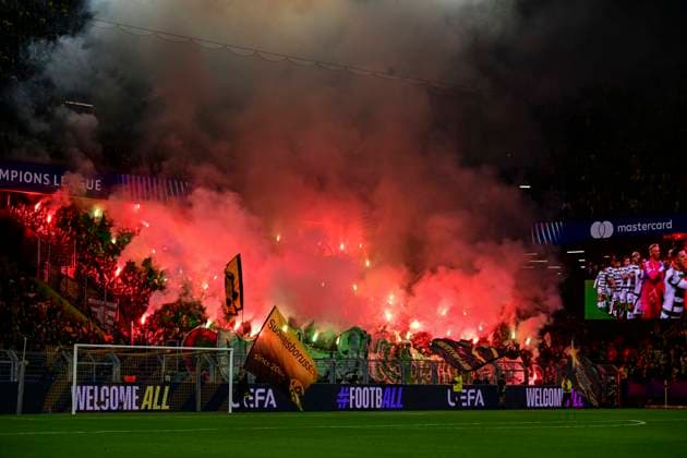 Pyro Pyrotechnik Fans Glasgow, Borussia Dortmund vs. Celtic Glasgow, Fussball, Champions League, 2. Spieltag, 01.10.2024 Dortmund Nordrhein-Westfalen Deutschland