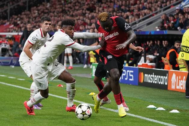 Fussball, UEFA Champions League 2024 2025, Bayer 04 Leverkusen - AC Mailand 01.10.2024 Bayarena Leverkusen, Victor Boniface , Bayer 04 Leverkusen, emerson royal ac mailand ,