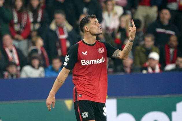 Fussball, UEFA Champions League 2024 2025, Bayer 04 Leverkusen - AC Mailand 01.10.2024 Bayarena Leverkusen, Granit Xhaka , Bayer 04 Leverkusen, Aktion, Einzelbild,