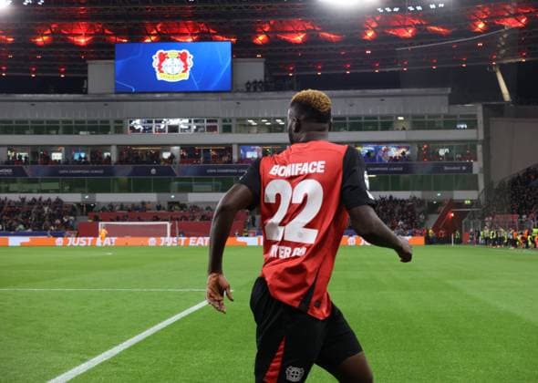 Victor Boniface (Bayer) jubelt nach seinem Treffer zum 1-0, Champions League, 2. Spieltag, Bayer 04 Leverkusen vs AC Mailand, Leverkusen, Deutschland, 01.10.2024.