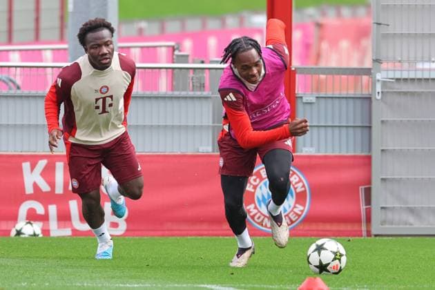 31 Nestory Irankunda (li.) gegen 39 Mathys Tel, Aktion, Zweikampf, Fussball Abschlusstraining - FC Bayern München vor UEFA Champions League-Spiel vs. Aston Villa 01.09.2024 Trainingsgelände, Säbenerstr. FOTO: Mladen Lackovic LakoPress