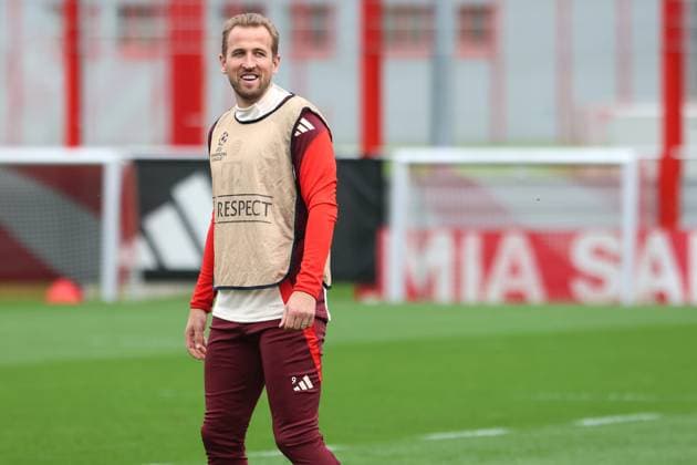9 Harry Kane, ist gut gelaunt, Portraet, Portrait, Fussball Abschlusstraining - FC Bayern München vor UEFA Champions League-Spiel vs. Aston Villa 01.09.2024 Trainingsgelände, Säbenerstr. FOTO: Mladen Lackovic LakoPress