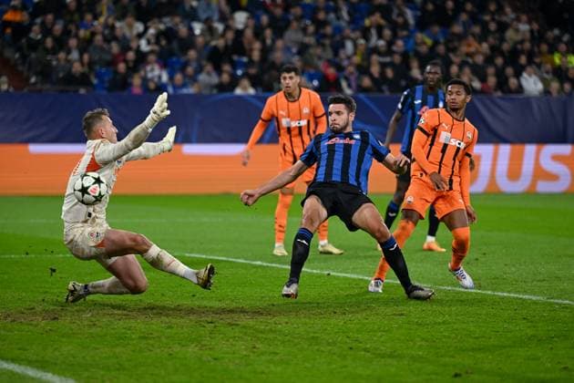 02.10.2024, Fussball, Champions League, 2. Spieltag, Saison 2024 2025, Schachtar Donezk - Atalanta Bergamo, Berat Djimsiti (Atalanta Bergamo) erzielt das Tor zum 1:0 für Bergamo. xRHR-FOTO TKx Copyright: RHR-FOTOx RHR-FOTO TK