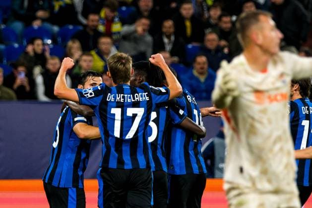 Berat Djimsiti (Atalanta Bergamo, 19) und Team bejubeln das Tor zum 0:1, GER, Schachtar Donezk vs. Atalanta Bergamo, Fussball, UEFA Champions League, 2. Spieltag, Spielzeit 2024 2025, 02.10.2024. GER, Schachtar Donezk vs. Atalanta Bergamo, Fussball, UEFA Champions League, 2. Spieltag, Spielzeit 2024 2025, 02.10.2024. Gelsenkirchen Copyright: xEibner-Pressefoto FlorianxWieganx EP_FWD