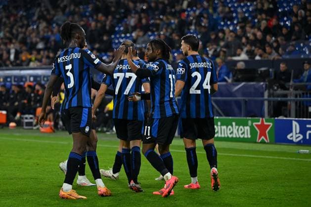 02.10.2024, Fussball, Champions League, 2. Spieltag, Saison 2024 2025, Schachtar Donezk - Atalanta Bergamo, Ademola Lookman (Atalanta Bergamo) freut sich über das Tor zum 2:0 mit der Mannschaft. xRHR-FOTO TKx Copyright: RHR-FOTOx RHR-FOTO TK
