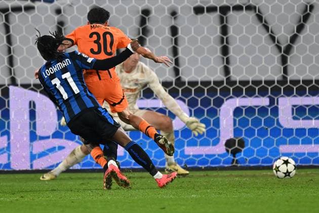 Gelsenkirchen, Arena Auf Schalke, 02.10.24, GER, Herren, UEFA Champions League, Saison 2024-2025, FC Shakhtar Donetsk - Atalanta Bergamo Bild: Ademola LOOKMAN (Bergamo) macht das Tor zum 0:2 Only for editorial use! DFL regulations prohibit any use of photographs as image sequences and or quasi-video. Nordrhein-Westfalen Deutschland