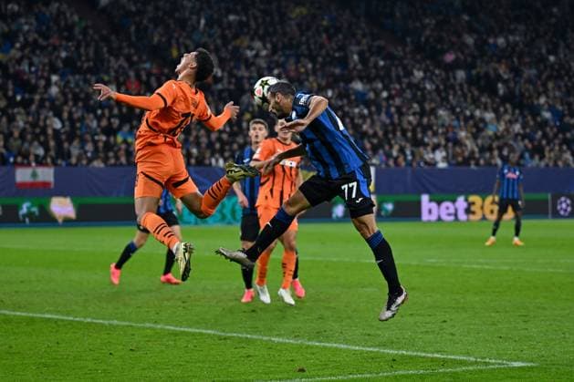 02.10.2024, Fussball, Champions League, 2. Spieltag, Saison 2024 2025, Schachtar Donezk - Atalanta Bergamo, Heorhiy Sudakov (Schachtar Donezk), Davide Zappacosta (Atalanta Bergamo), xRHR-FOTO TKx Copyright: RHR-FOTOx RHR-FOTO TK