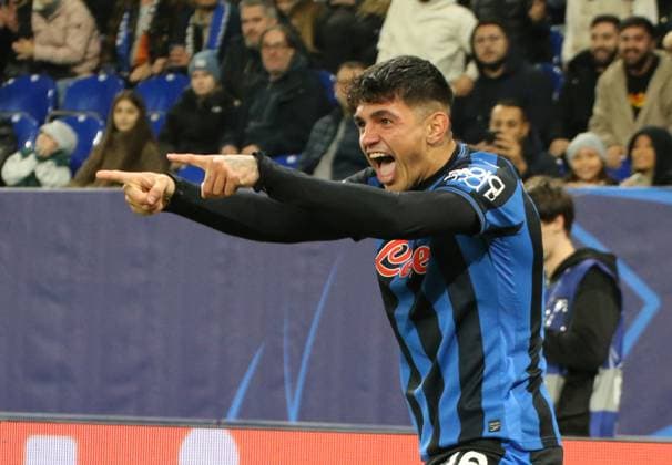 02.10.2024, xgrfx, Fussball UEFA Champions League, Schachtar Donezk - Atalanta Bergamo emspor, v.l. Tor, Raoul Bellanova (Atalanta Bergamo) (DFL DFB REGULATIONS PROHIBIT ANY USE OF PHOTOGRAPHS as IMAGE SEQUENCES and or QUASI-VIDEO) Gelsenkirchen