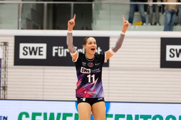 1. Volleyball Bundesliga Frauen: Schwarz-Weiss Erfurt vs. Dresdner SC; Erfurt; 02.10.2024 Mia Anna Stauß ( 11; Schwarz-Weiss Erfurt) 1. Volleyball Bundesliga Frauen: Schwarz-Weiss Erfurt vs. Dresdner SC; Riethsporthalle Erfurt; 02.10.2024 Copyright: xBEAUTIFULxSPORTS Duehringx