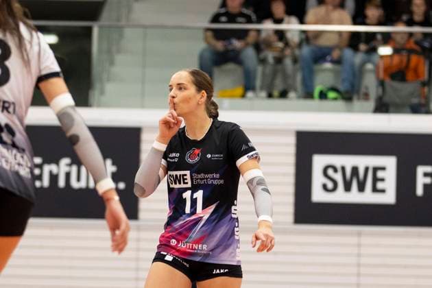 1. Volleyball Bundesliga Frauen: Schwarz-Weiss Erfurt vs. Dresdner SC; Erfurt; 02.10.2024 Mia Anna Stauß ( 11; Schwarz-Weiss Erfurt) 1. Volleyball Bundesliga Frauen: Schwarz-Weiss Erfurt vs. Dresdner SC; Riethsporthalle Erfurt; 02.10.2024 Copyright: xBEAUTIFULxSPORTS Duehringx