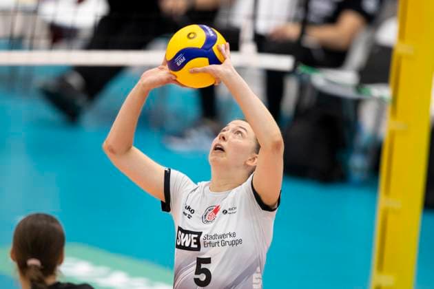 1. Volleyball Bundesliga Frauen: Schwarz-Weiss Erfurt vs. Dresdner SC; Erfurt; 02.10.2024 Isabella Noble ( 5; Schwarz-Weiss Erfurt) 1. Volleyball Bundesliga Frauen: Schwarz-Weiss Erfurt vs. Dresdner SC; Riethsporthalle Erfurt; 02.10.2024 Copyright: xBEAUTIFULxSPORTS Duehringx