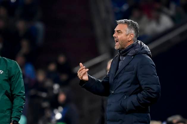 Trainer Marino Pusic (Shakhtar Donetsk) gestikuliert, UEFA Champions League 2024 25 League Phase MD2, FC Shakhtar Donetsk v Atalanta BC, Veltins Arena, 02.10.2024, Gelsenkirchen, Deutschland. Defodi-067_SCDATB20241002_102