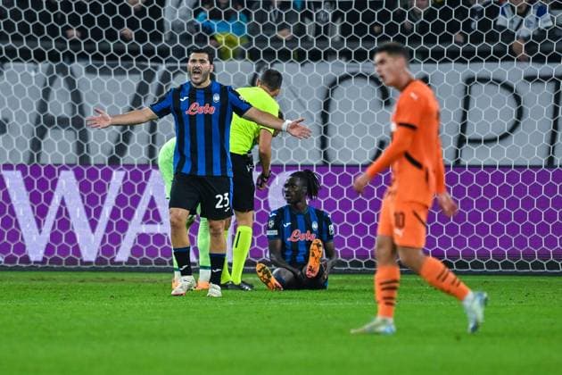 02.10.2024, Fussball, Champions League, 2. Spieltag, Saison 2024 2025, Schachtar Donezk - Atalanta Bergamo, Sead Kolasinac (Atalanta Bergamo) xRHR-FOTO TKx Copyright: RHR-FOTOx RHR-FOTO TK