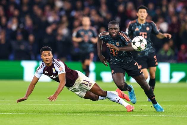 Aston Villa v Bayern Munich 2 October 2024, Aston - UEFA Champion™s League Football - Aston Villa v Bayern Munich - Ollie Watkins of Aston Villa and Dayot Upamecano of Bayern Munich - Photo: Jacques Feeney Offside. Aston UK Copyright: xJacquesxFeeneyx xOffsidexOffside