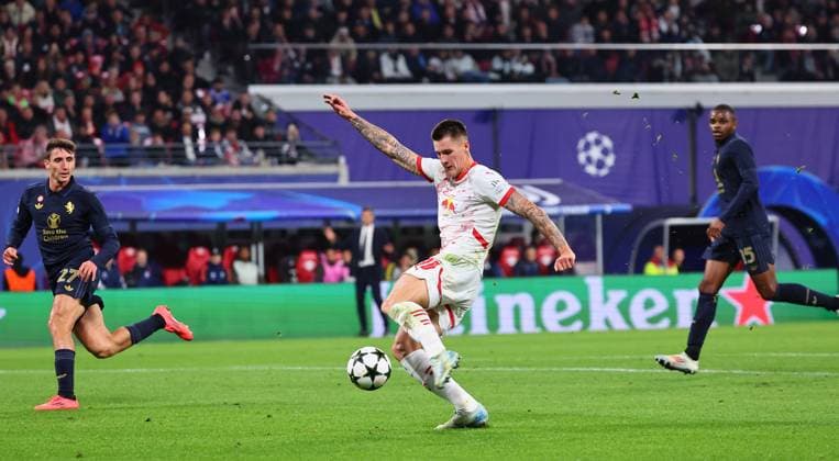 RB Leipzig - Juventus Turin Champions League Leipzig, 02.10.2024, Red Bull Arena, Fussball, UEFA Champions League, Spieltag 2 , RB LEIPZIG vs. JUVENTUS FC TURIN , Tor für Leipzig zum 1:0. Im Bild: Torschütze Benjamin Sesko (30, RB Leipzig) ,