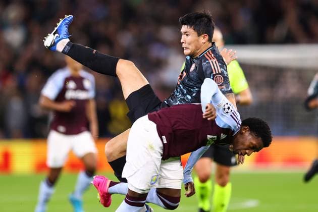 Aston Villa v Bayern Munich 2 October 2024, Aston - UEFA Champions League Football - Aston Villa v Bayern Munich - Kim Min-jae of Bayern Munich lands on Jhon Duran of Aston Villa - Photo: Jacques Feeney Offside. Aston UK Copyright: xJacquesxFeeneyx xOffsidexOffside