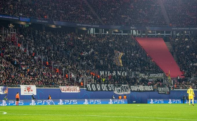 Fussball, Herren, Saison 2024 2025, Champions League (Ligaphase, 2. Spieltag), RB Leipzig - Juventus Turin, Fans von Juventus im Gästeblock, 02.10.2024, Copyright: xSebastianxRäppold MatthiasxKochx