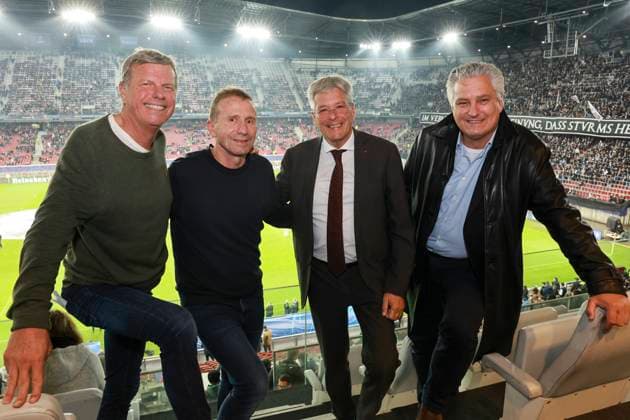 SOCCER - UEFA CL, Sturm vs Brugge KLAGENFURT,AUSTRIA,02.OCT.24 - SOCCER - UEFA Champions League, SK Sturm Graz vs Club Brugge. Image shows Tom Soete, president Klaus Mitterdorfer (OEFB), governor Peter Kaiser (Carinthia) and Hubert Patterer.  GEPAxpictures xWolfgangxGrebien