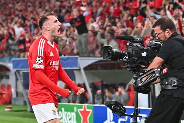 Portugal, Lisbon 2. October 2024 Uefa Champions League phase 2024 25 Matchday 2, S.L.Benfica - Atletico de Madrid v.l., Kerem Aktürkoglu (S.L.Benfica) Torjubel, Goal celebration, celebrate the goal Copyright: JoaquimxFerreira