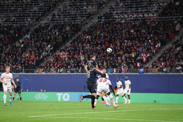 Champions League, Achtelfinale: RB Leipzig vs. Juventus Turin, 02.10.24 Dusan Vlahovic (9, Juventus Turin) in der Luft. Fussball, UEFA Champions League, Saison 2024 2025: RB Leipzig vs. Juventus Turin am 02.10.24 in der Red Bull Arena, Leipzig. Copyright: xBEAUTIFULxSPORTS JanxKaeferx