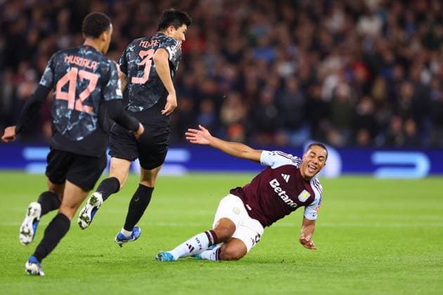 Aston Villa v Bayern Munich 2 October 2024, Aston - UEFA Champions League Football - Aston Villa v Bayern Munich - Youri Tielemans of Aston Villa - Photo: Jacques Feeney Offside. Aston UK Copyright: xJacquesxFeeneyx xOffsidexOffside