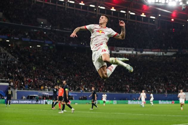 Torjubel - Torschütze Benjamin Sesko (RB Leipzig,30) trifft zum 1-0 - Champions League Ligaphase Saison 2024-2025 RB Leipzig vs. Juventus Turin in der Red Bull Arena in Leipzig - Aktion,Fussball,Deutschland,Mann,Männer,02.10.2024