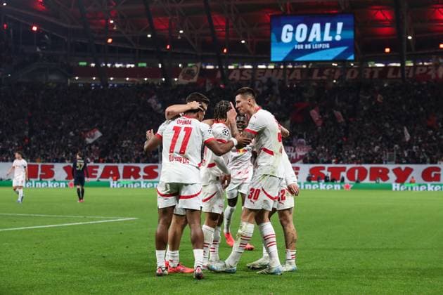 Torjubel - Torschütze Benjamin Sesko (RB Leipzig,30) trifft zum 1-0 - Champions League Ligaphase Saison 2024-2025 RB Leipzig vs. Juventus Turin in der Red Bull Arena in Leipzig - Aktion,Fussball,Deutschland,Mann,Männer,02.10.2024