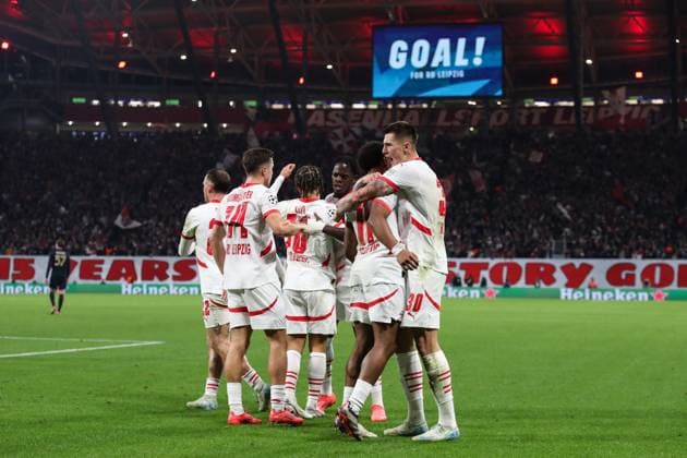 Torjubel - Torschütze Benjamin Sesko (RB Leipzig,30) trifft zum 1-0 - Champions League Ligaphase Saison 2024-2025 RB Leipzig vs. Juventus Turin in der Red Bull Arena in Leipzig - Aktion,Fussball,Deutschland,Mann,Männer,02.10.2024