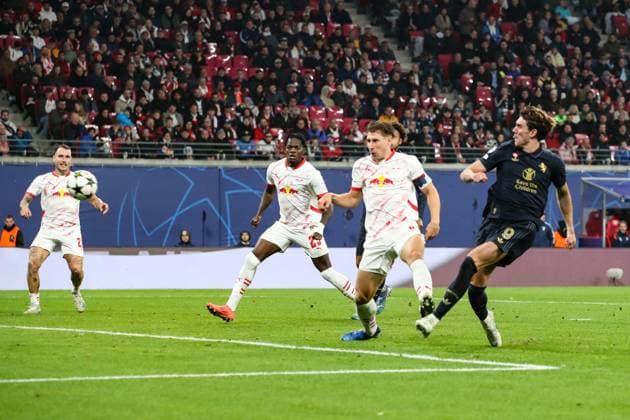 Torschütze Dusan Vlahovic (Juventus Turin,9) trifft zum 1-1 - Champions League Ligaphase Saison 2024-2025 RB Leipzig vs. Juventus Turin in der Red Bull Arena in Leipzig - Aktion,Fussball,Deutschland,Mann,Männer,02.10.2024