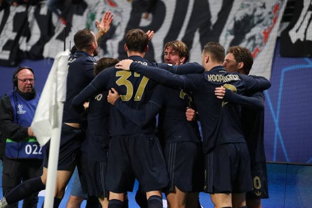 Torjubel - Torschütze Dusan Vlahovic (Juventus Turin,9) trifft zum 1-1 - Champions League Ligaphase Saison 2024-2025 RB Leipzig vs. Juventus Turin in der Red Bull Arena in Leipzig - Aktion,Fussball,Deutschland,Mann,Männer,02.10.2024