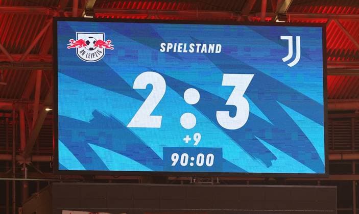 RB Leipzig - Juventus Turin Champions League Leipzig, 02.10.2024, Red Bull Arena, Fussball, UEFA Champions League, Spieltag 2 , RB LEIPZIG vs. JUVENTUS FC TURIN 2:3 (1:0) , Im Bild: Stadionanzeigetafel mit dem Endresultat RB Leipzig verliert gegen Juventus 2:3 ,