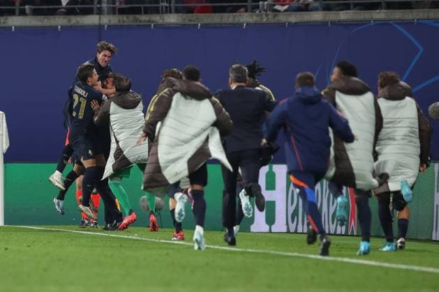02.10.2024, xtgx, Fussball, UEFA Champions League, RB Leipzig - Junventus Turin emspor, v.l. Jubel nach dem 2:3 durch Francisco Conceicao (Juventus, 7) (DFL DFB REGULATIONS PROHIBIT ANY USE OF PHOTOGRAPHS as IMAGE SEQUENCES and or QUASI-VIDEO) Leipzig