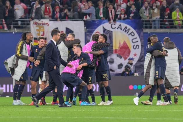 GER, Sachsen, Leipzig, RB Leipzig vs Juventus Turin, Champions League, CHL, UCL, Spieltag, Spielzeit 2024 2025, RB Arena, v.l. im Bild: Jubel, Freude, jubilierend, Juve nach Ihrem Sieg, Spielzeit 90 plus 9 Minuten 2:3, 02.10.2024, Copyright: HMBxMedia UwexKoch