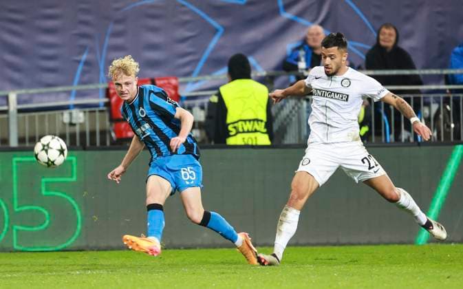 SOCCER - UEFA CL, Sturm vs Brugge KLAGENFURT,AUSTRIA,02.OCT.24 - SOCCER - UEFA Champions League, SK Sturm Graz vs Club Brugge. Image shows Joaquin Seys (Club Brügge) and Jusuf Gazibegovic (Sturm).  GEPAxpictures xWolfgangxGrebien