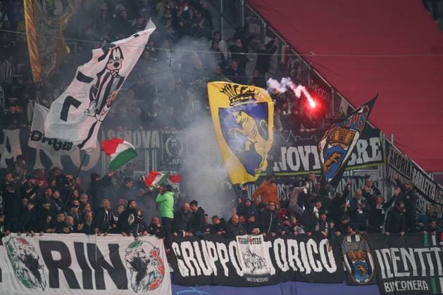 02.10.2024, xtgx, Fussball, UEFA Champions League, RB Leipzig - Junventus Turin emspor, v.l. Symbolfoto, Symbolbild, Symbol, Fans, Zuschauer, Publikum, Juventus, Pyro, Pyrotechnik, Rauch, Nebel (DFL DFB REGULATIONS PROHIBIT ANY USE OF PHOTOGRAPHS as IMAGE SEQUENCES and or QUASI-VIDEO) Leipzig