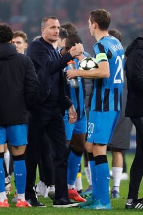 Sturm Graz v Club Brugge - UEFA Champions League KLAGENFURT, AUSTRIA - OCTOBER 02 : Hayen Nicky head coach of Club Brugge celebrates the win with Vanaken Hans midfielder of Club Brugge pictured during the UEFA Champions League phase matchday 2 match between Sturm Graz and Club Brugge at the Worthersee Stadion on October 2, 2024 in Klagenfurt, Austria, 02 10 2024 Klagenfurt Austria  Copyright: xJanxDexMeuleneirx