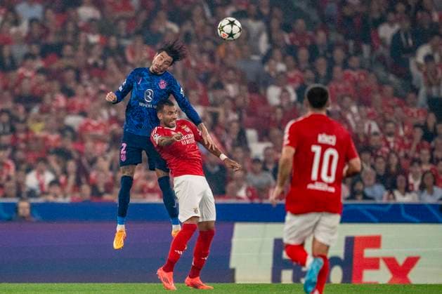 JosÃ Maria GimÃ nez heads the ball during the UEFA Champions League 2024 25 football match between SL Benfica and Atletico Madrid at Estadio da Luz in Lisbon, Portugal (Pedro Loureiro SPP) Copyright: xPedroxLoureiro SPPx spp-en-PeLo-pedroloureirobenxmad671