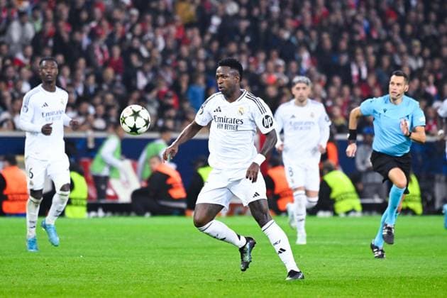 Vinicius Junior ( 7 - Real Madrid ) during the UEFA Champions League match between Lille OSC and Real Madrid CF at Stade Pierre Mauroy on October 02, 2024 in Lille, France. ( Photo by federico pestellini panoramic ) - FOOTBALL : Lille vs Real Madrid - Ligue des Champions - 02 10 2024 FedericoPestellini Panoramic 