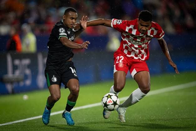 October 2, 2024, Girona, Milan, Italy: Igor Paixao (Feyenoord) and Jhon Solis (Girona FC) battle for the ball during a UEFA Champions League match between Girona FC and Feyenoord at Estadi Municipal de Montilivi in Girona, Girona, Spain, on October 02 2024. Felipe Mondino CALCIO - UEFA Champions League - Girona vs Feyenoord  - ZUMAs349 20241002_zsa_s349_157 Copyright: xFelipexMondino IpaxSportx xIpa-Ax