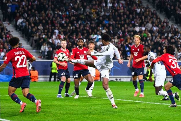 Jude Bellingham ( 5 - Real Madrid ) during the UEFA Champions League match between Lille OSC and Real Madrid CF at Stade Pierre Mauroy on October 02, 2024 in Lille, France. ( Photo by federico pestellini panoramic ) - FOOTBALL : Lille vs Real Madrid - Ligue des Champions - 02 10 2024 FedericoPestellini Panoramic 