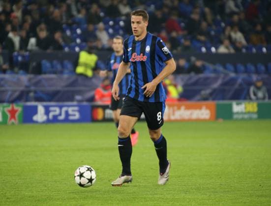 02.10.2024, xgrfx, Fussball UEFA Champions League, Schachtar Donezk - Atalanta Bergamo emspor, v.l. Mario Pasalic (Atalanta Bergamo) (DFL DFB REGULATIONS PROHIBIT ANY USE OF PHOTOGRAPHS as IMAGE SEQUENCES and or QUASI-VIDEO) Gelsenkirchen