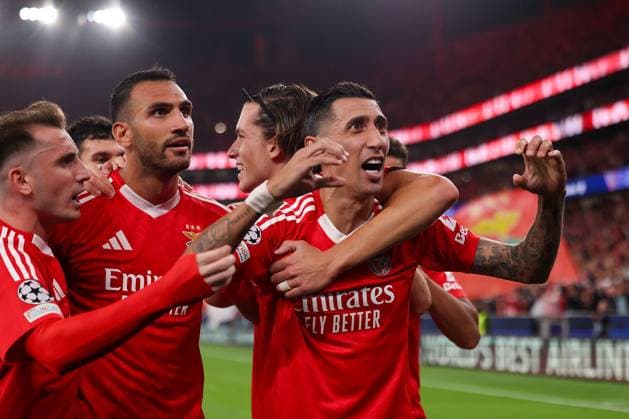 Portugal, Lisbon 2. October 2024 Uefa Champions League phase 2024 25 Matchday 2, S.L.Benfica - Atletico de Madrid v.l., Kerem Aktürkoglu (S.L.Benfica), Vangelis Pavlidis (S.L.Benfica), Alvaro Fernandez Carreras (S.L.Benfica), Angel di Maria (S.L.Benfica) Torjubel, Goal celebration, celebrate the goal Copyright: JoaquimxFerreira