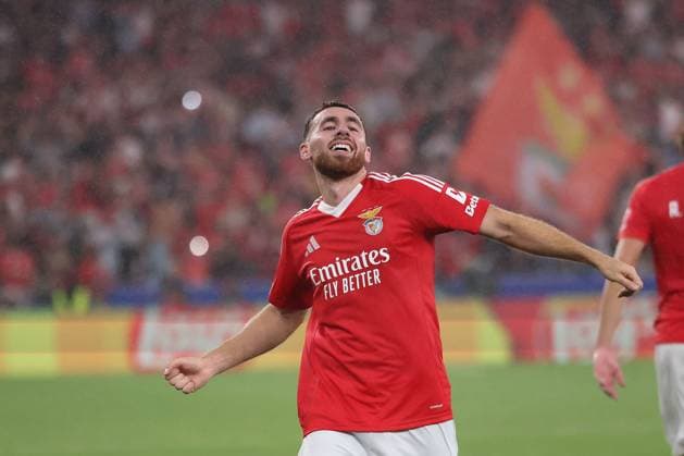 Portugal, Lisbon 2. October 2024 Uefa Champions League phase 2024 25 Matchday 2, S.L.Benfica - Atletico de Madrid v.l., Orkun Kokcu (S.L.Benfica) Torjubel, Goal celebration, celebrate the goal Copyright: JoaquimxFerreira