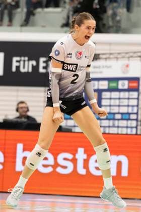 1. Volleyball Bundesliga Frauen: Schwarz-Weiss Erfurt vs. Dresdner SC; Erfurt; 02.10.2024 Elizabeth Sandbothe ( 2; Schwarz-Weiss Erfurt) 1. Volleyball Bundesliga Frauen: Schwarz-Weiss Erfurt vs. Dresdner SC; Riethsporthalle Erfurt; 02.10.2024 Copyright: xBEAUTIFULxSPORTS Duehringx