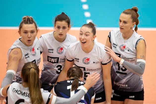 1. Volleyball Bundesliga Frauen: Schwarz-Weiss Erfurt vs. Dresdner SC; Erfurt; 02.10.2024 Schwarz-Weiß Erfurt 1. Volleyball Bundesliga Frauen: Schwarz-Weiss Erfurt vs. Dresdner SC; Riethsporthalle Erfurt; 02.10.2024 Copyright: xBEAUTIFULxSPORTS Duehringx
