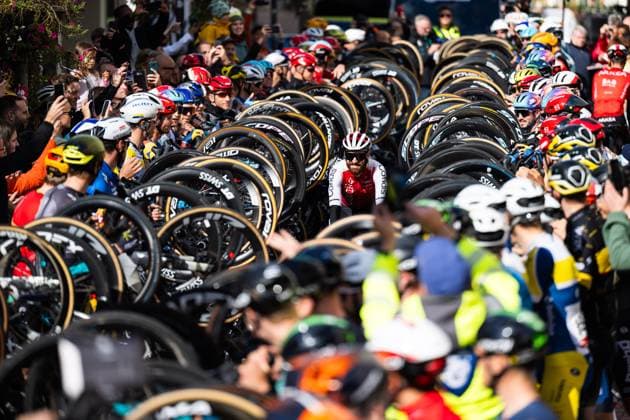 Münsterland Giro 2024, 03.10.2024 Die Fahrerkollegen stehen Spalier zum Abschied von Simon Geschke (GER, Team Cofidis), Sparkassen Münsterland Giro, Münster (GER), 03.10.2024 Copyright: xBEAUTIFULxSPORTS Hilgerx