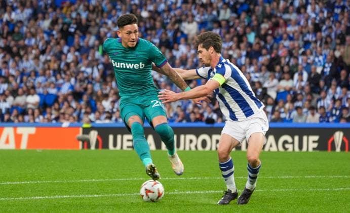 Anderlecht s Luis Vazquez and Real Sociedad s Aritz Elustondo fight for the ball during a soccer match between Belgian team RSC Anderlecht and Spanish team Real Sociedad, Thursday 03 October 2024 in San Sebastian, Spain, on the second day of the UEFA Europa League tournament. JOMAxGARCIAxIxGISBERT  x101874439x
